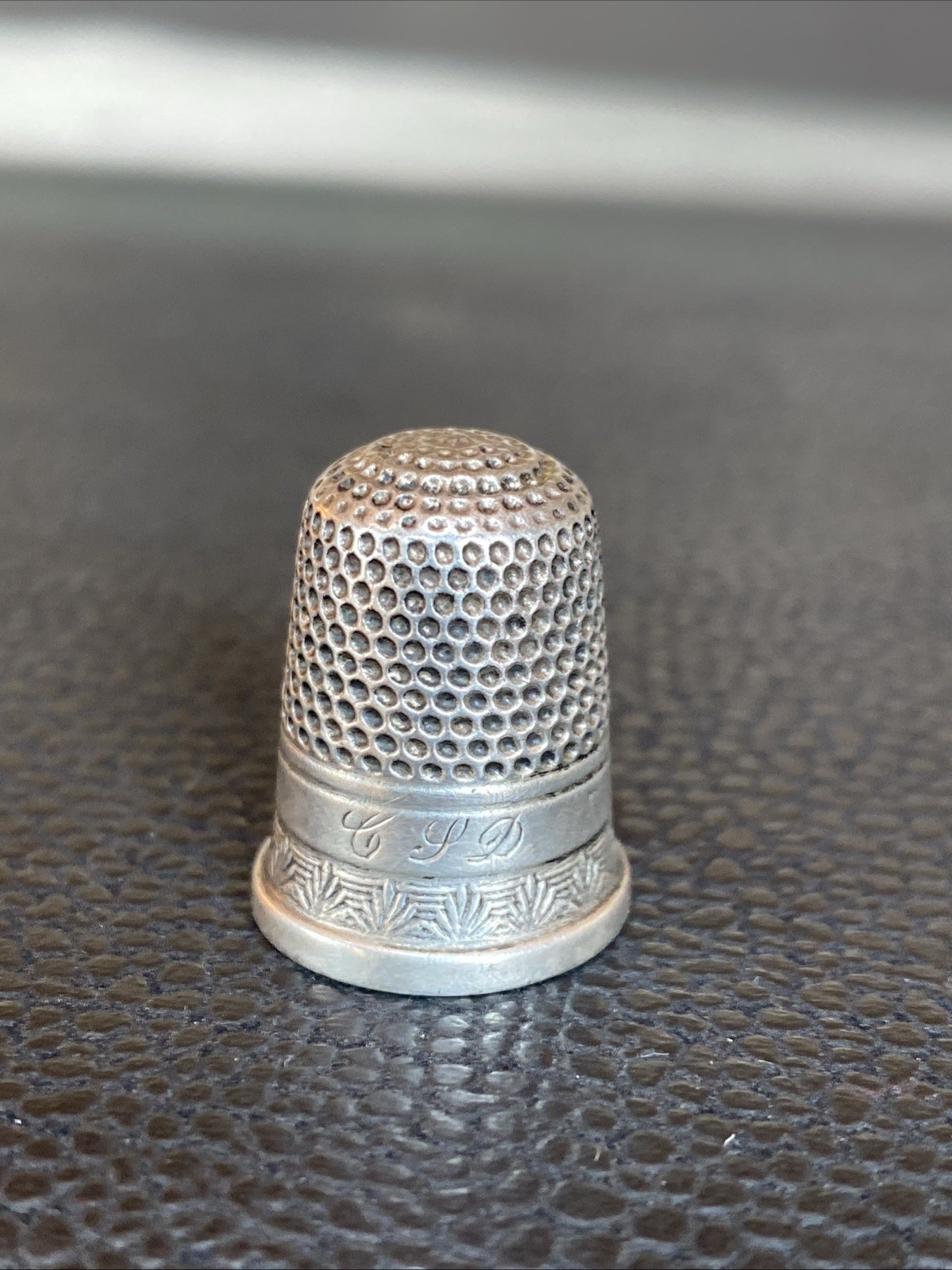 Antique Victorian Art Deco Leaf Lines Band SILVER TONE THIMBLE MONOGRAM SIZE 7