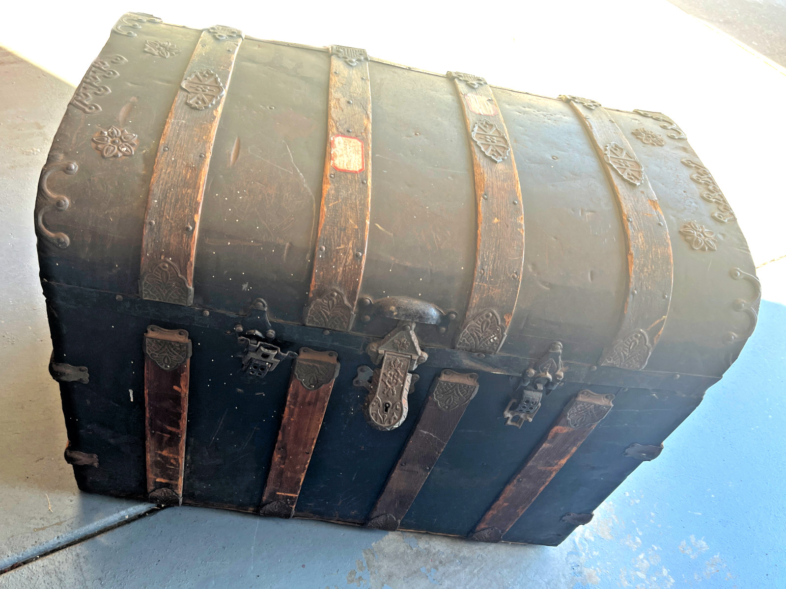 Antique Camelback Dome Top Steamer Trunk Wood & Metal Trim Victorian Interior