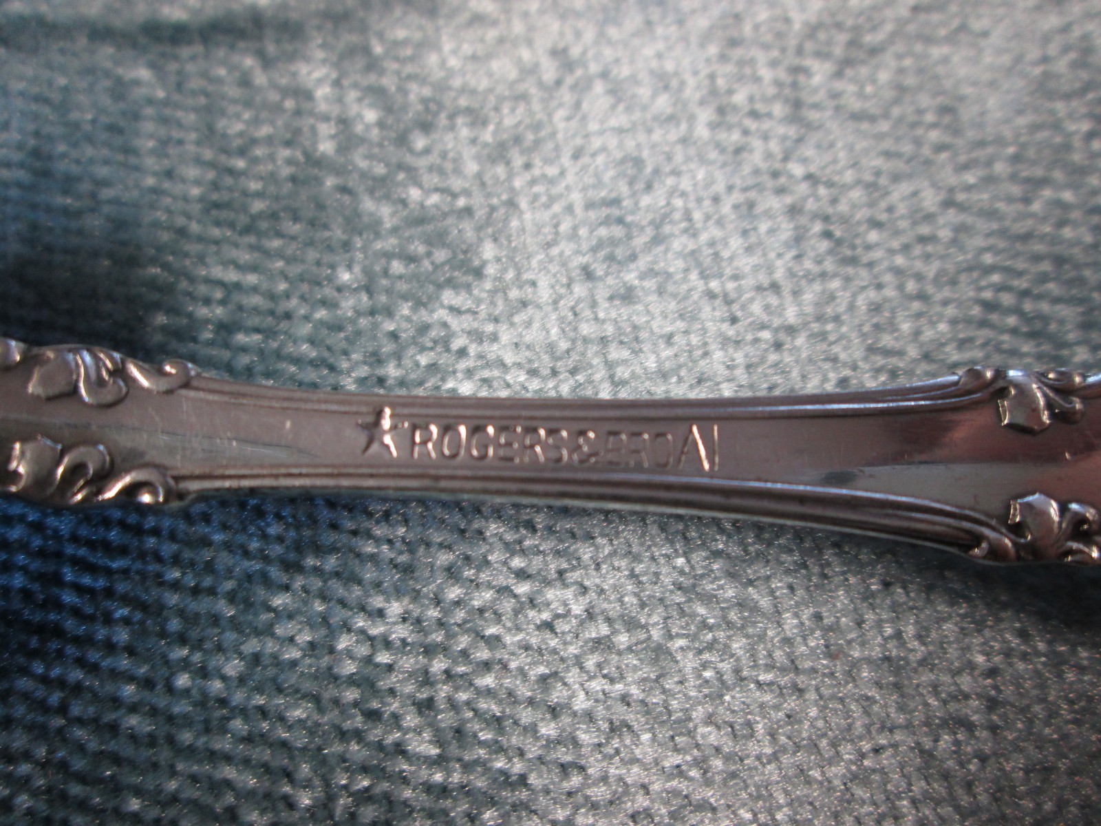 NEW CENTURY Small Serving Fork Rogers ART NOUVEAU Silverplate 1898 No Monogram