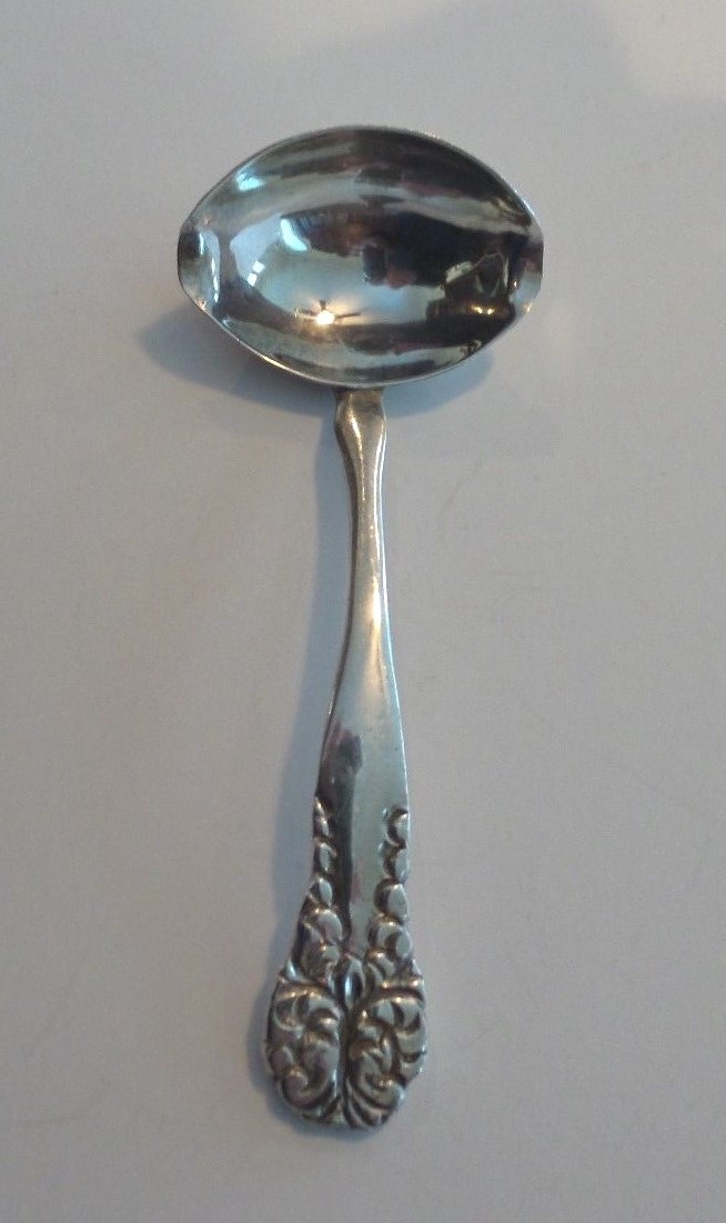 HEAVY ESTATE STERLING SILVE DOUBLE LIPPED SAUCE LADLE, 40 grams