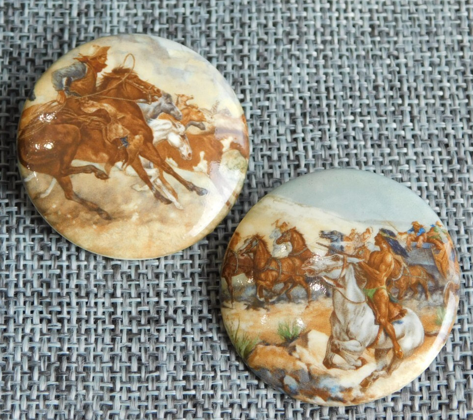 Lot Antique Vtg Plastic Buttons Native American Motif Aprx: 1-1/8″ #508-Y