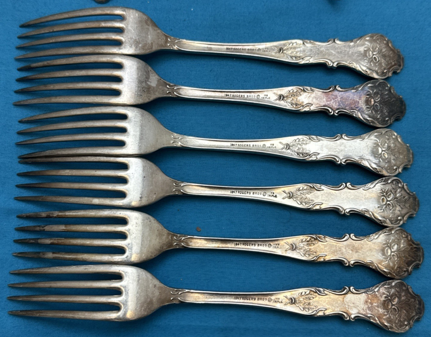 20 Pc 1906 CHARTER OAK Silverplated FORKS SPOONS & SERVING PCS 1847 Rogers Bros