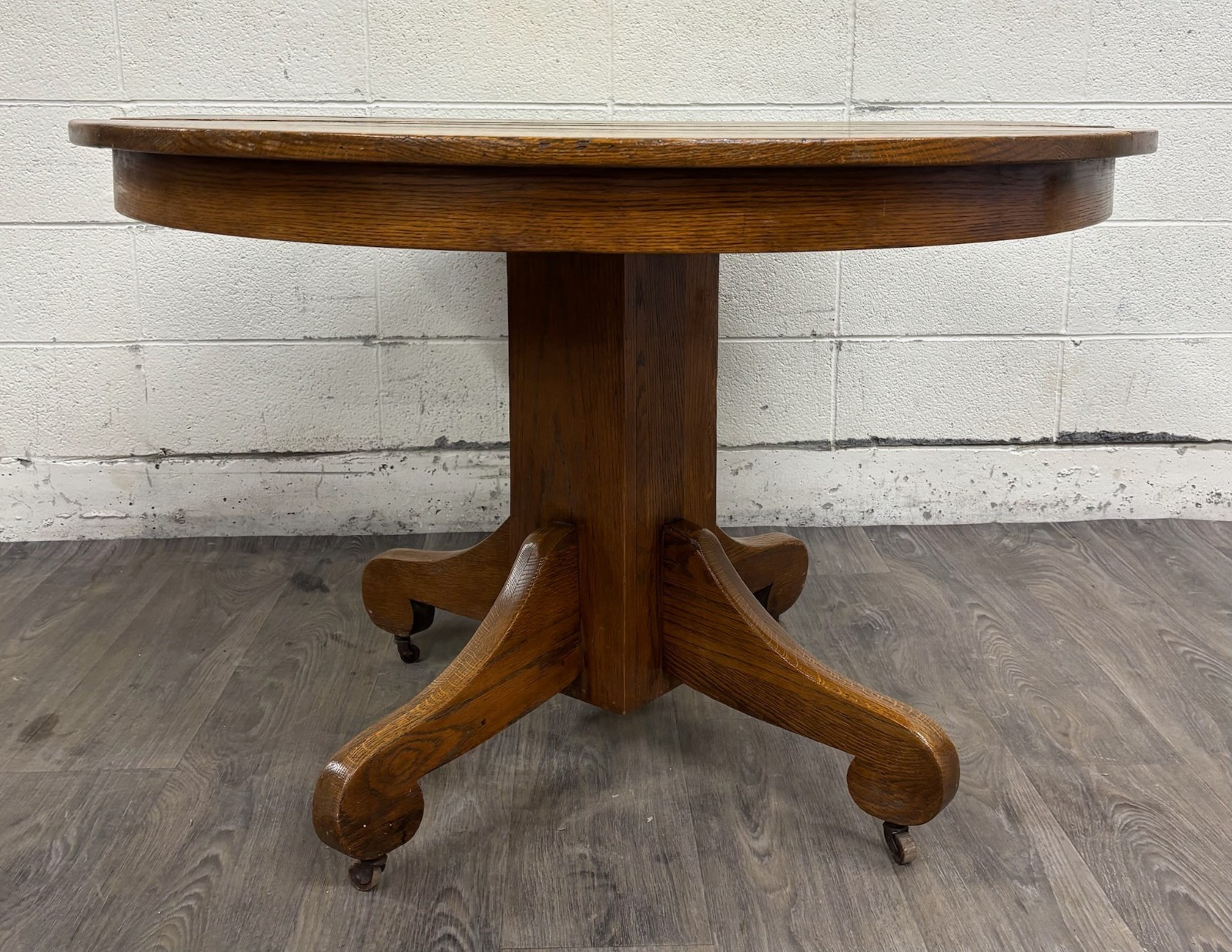 Antique American Empire Style Scroll Foot Pedestal Dining Table Breakfast Table