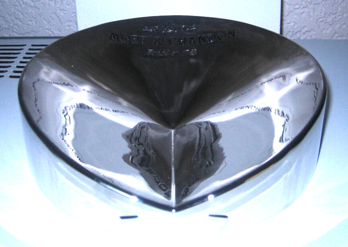 Moet Chandon Champagne Cigar Ashtray Rare 1990s Strawberry Dish Unused Stored