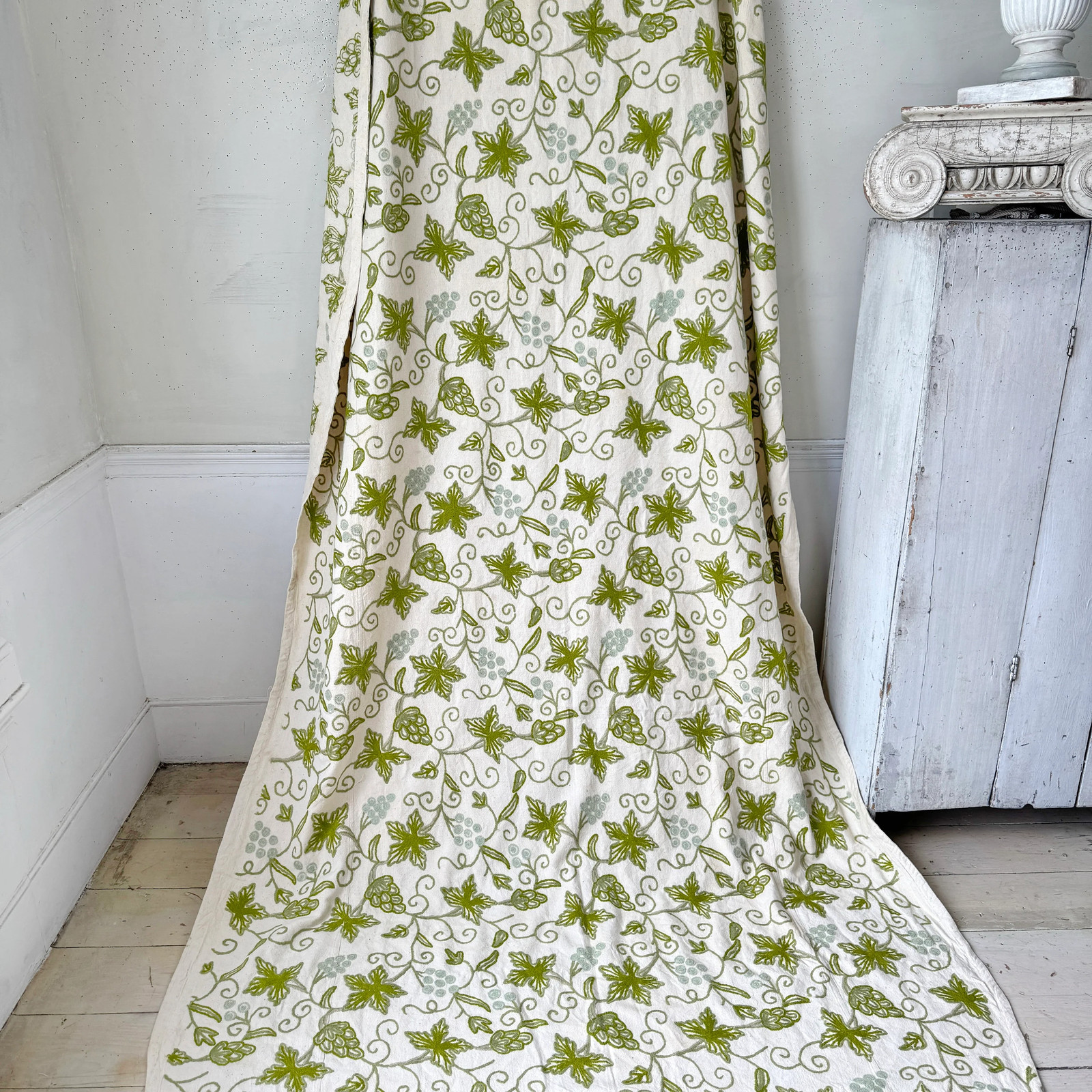 156×62 Crewelwork green blue upholstery fabric vintage bedspread Indian tapestr
