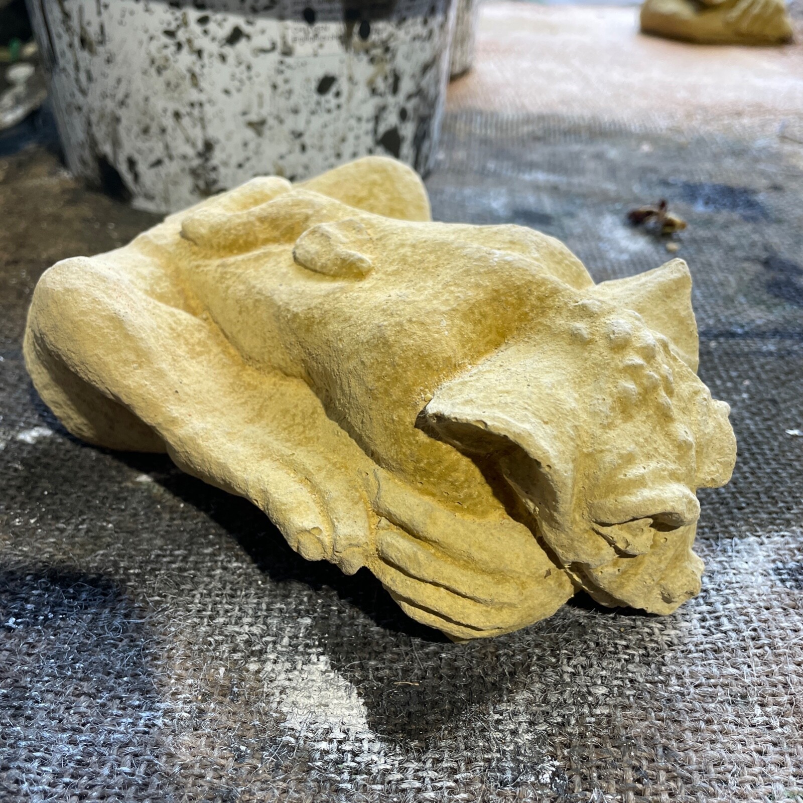 Plain Memento Mori Medieval/Gothic Style Church Gargoyle Wall Resting Sculpture