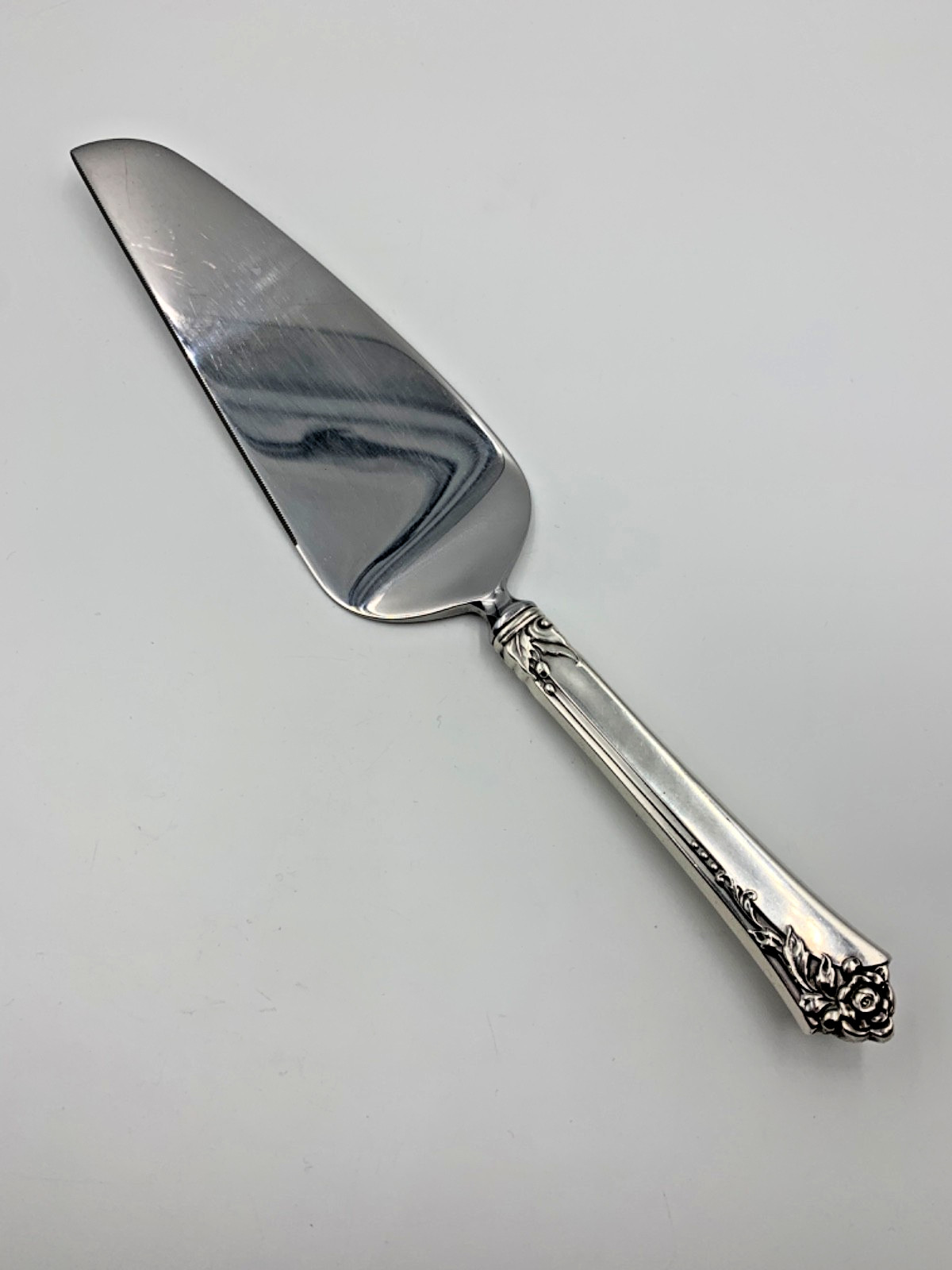 Oneida Damask Rose Sterling Cake Server Silver Handle 10-1/2″ AAR-12/25