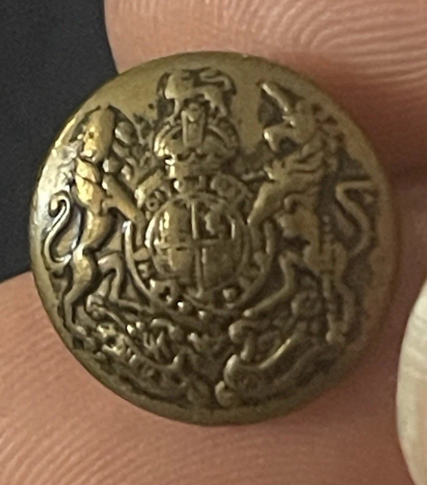 Royal Coat of Arms of the United Kingdom Button British WW1 Lion Unicorn Antique