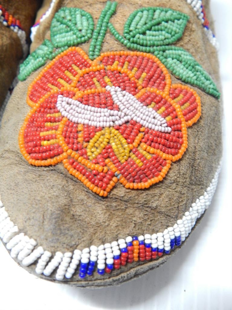 ANTIQUE c.1900-20s MONTANA CROW INDIAN FLORAL BEADED MOCCASINS – xlnt condition