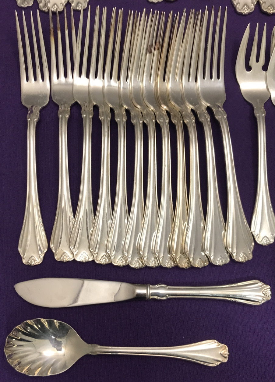 67 Pc COUNTRY CHARM Silverplated Service for 12 & SERVING PCS by Reed & Barton
