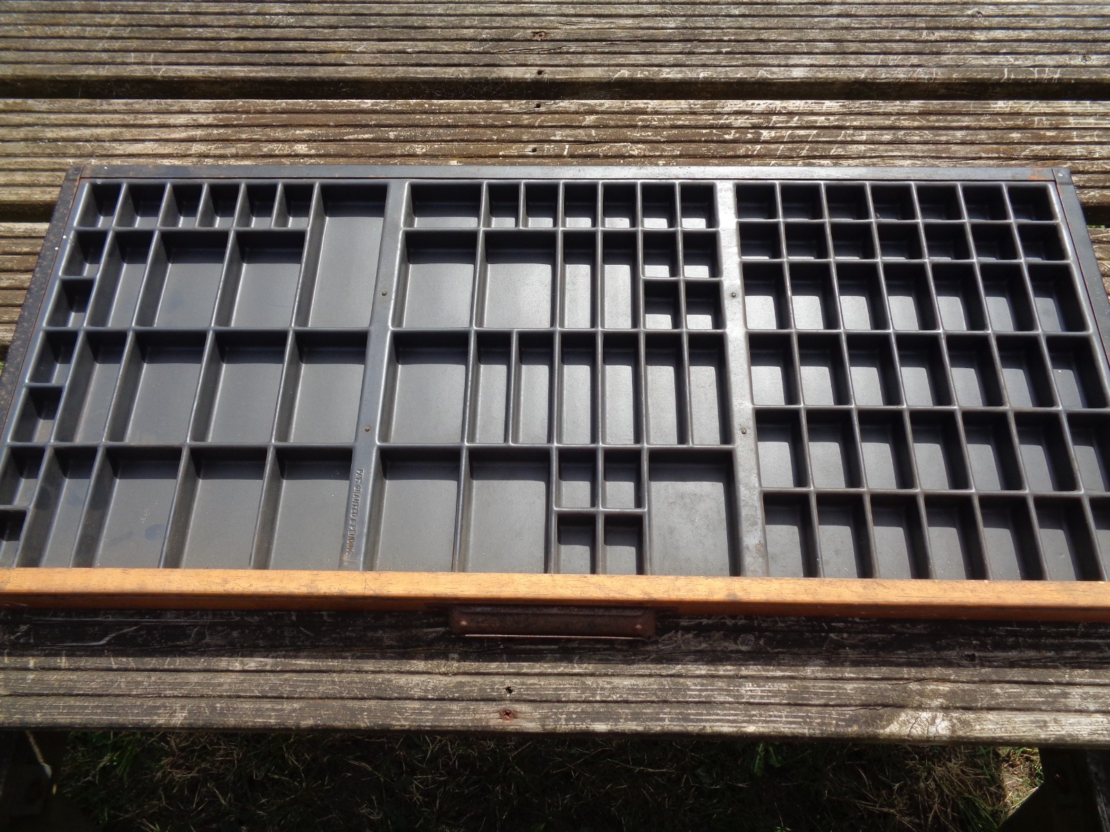 VINTAGE PRINTERS TRAY PLASTIC INSERT DIVIDER TRAY LETTERPRESS DRAWER #h14