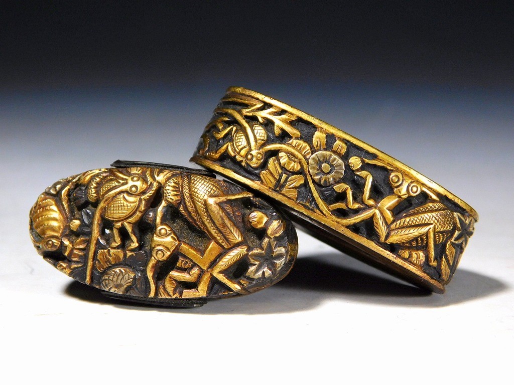 Mino School Signed Mantis & Crickets Fuchi Kashira Edo original tsuba antique