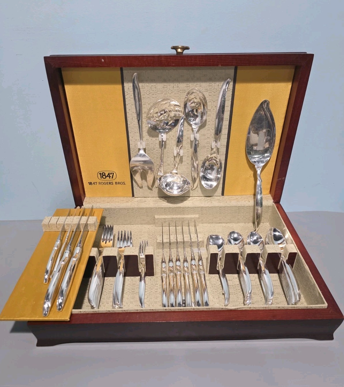 Vintage 59pc International Silverplate Flatware FLAIR 1847 Rogers W/ Box