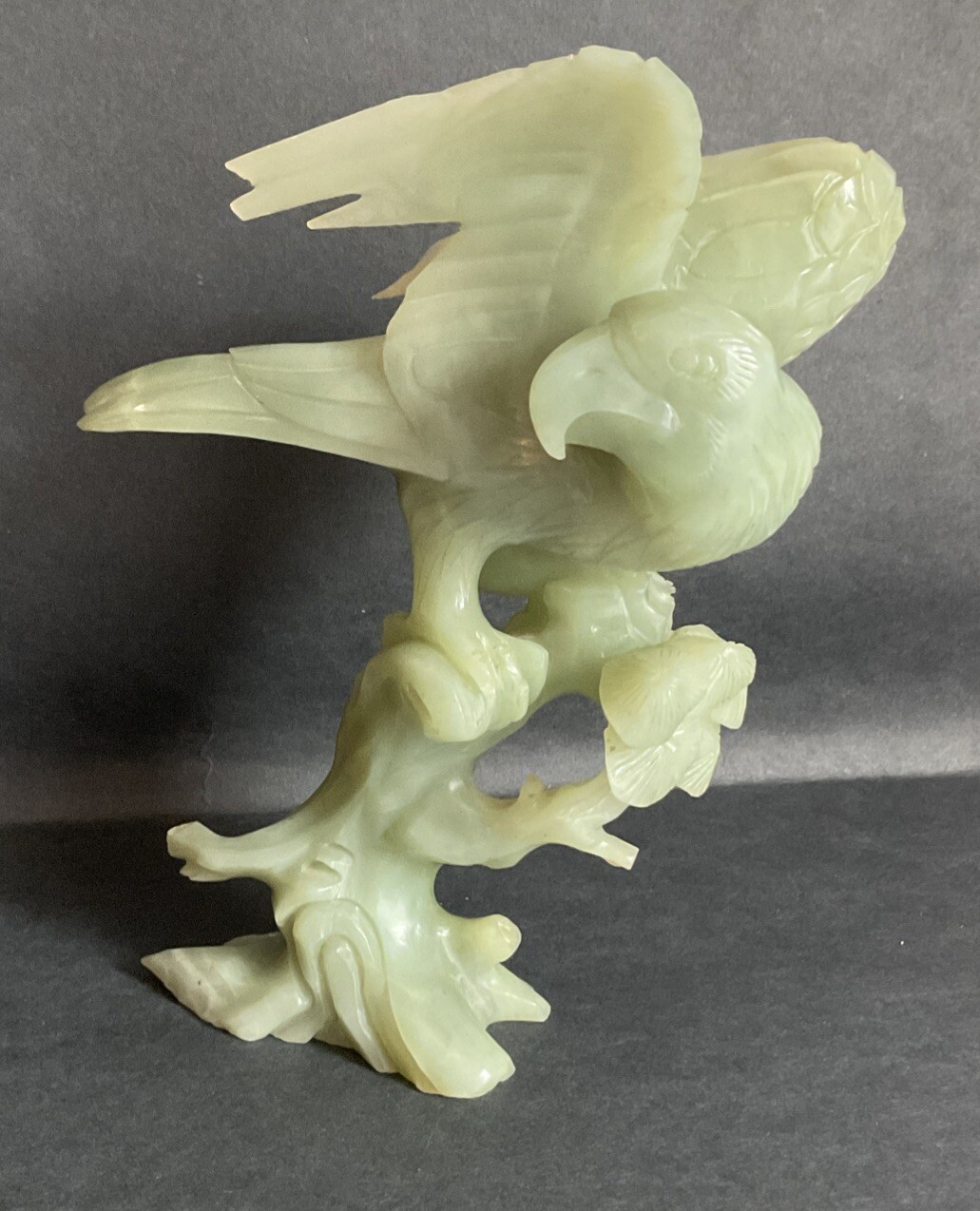 Beautiful Carved Jade Statue of eagle 8.5″ Tall – 2.5 lb