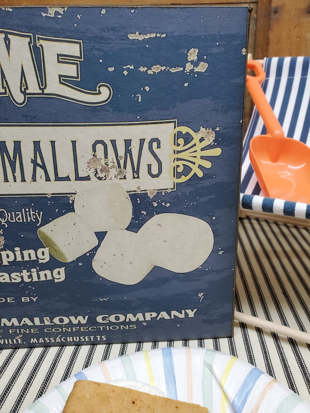 AWESOME PRIM ANTIQUE VINTAGE RETRO AMERICANA TIN STYLE FIRETIME MARSHMALLOW SIGN
