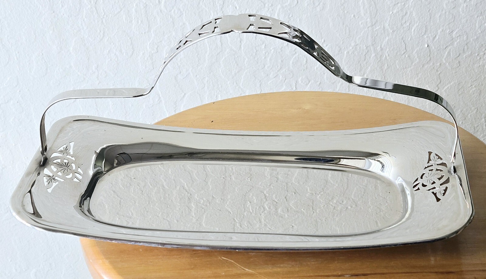 Farberware Silver Plate Serving Dish with Handle 12 1/4″ Long Great Condition!