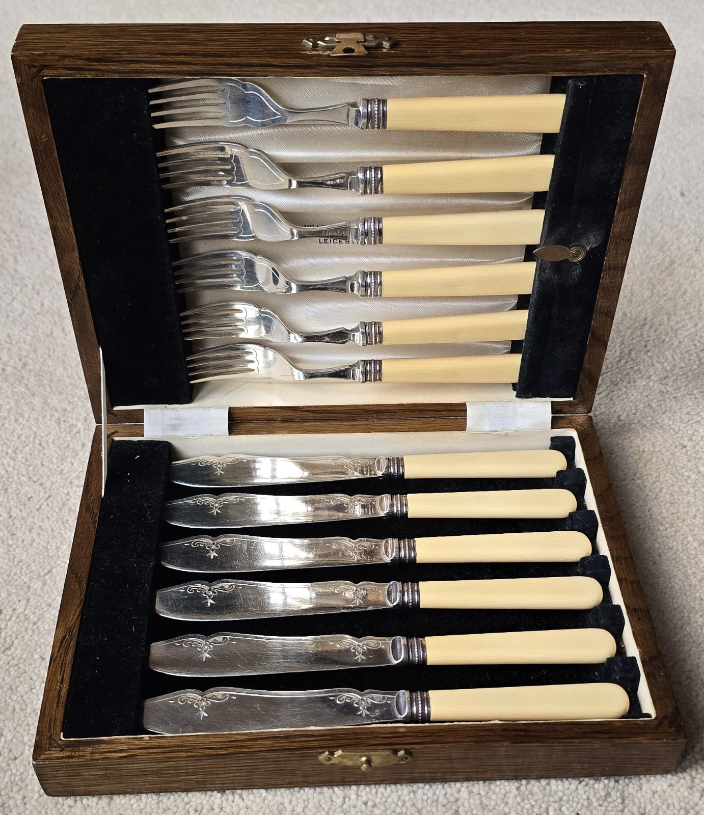 Vintage Silver Plated Fish Cutlery Set – Pearce & Sons Ltd, Leicester – Cased