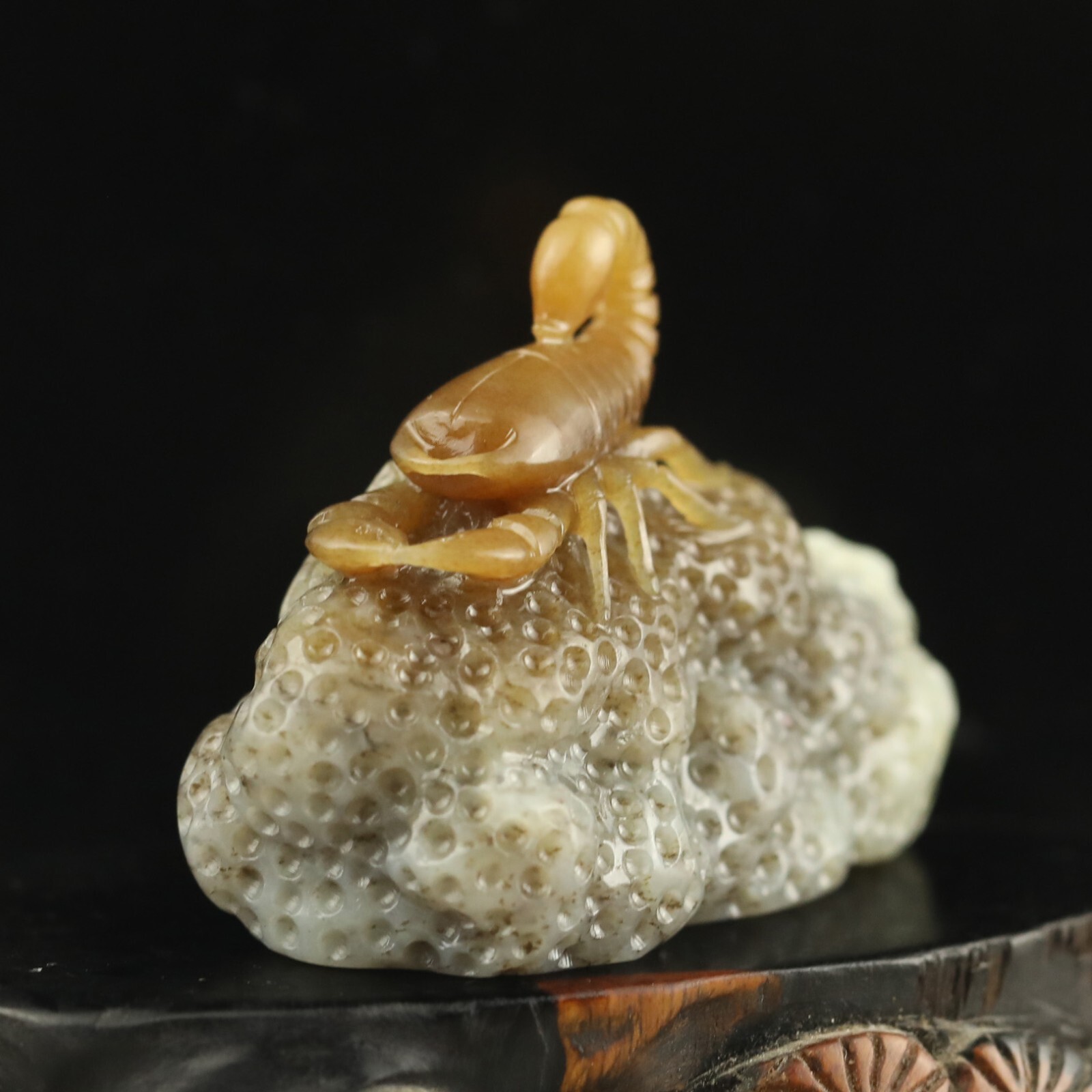 Old China natural hetian jade hand-carved statue of scorpion with certificate 45
