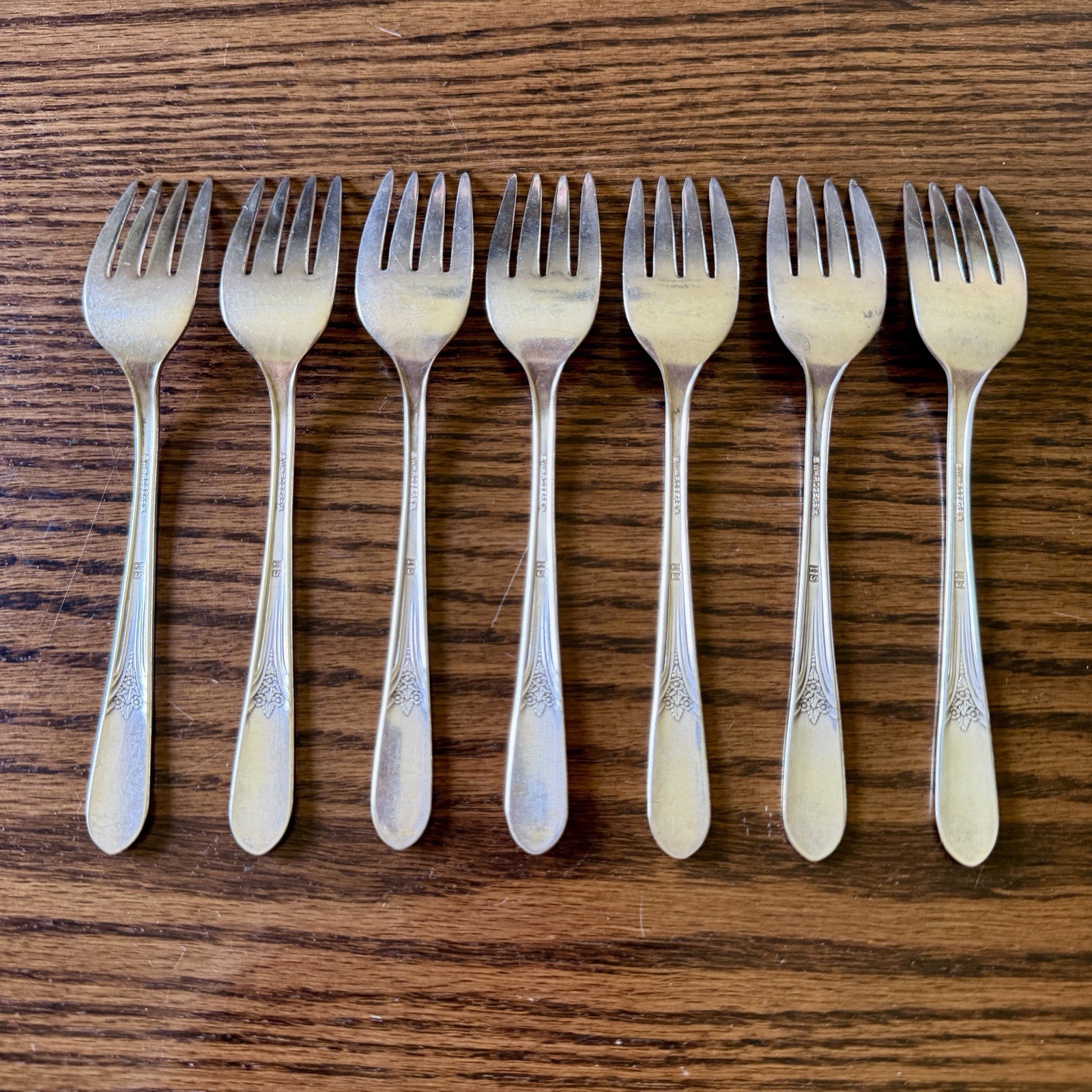 Wm Rogers IS Mary Lou-Devonshire Silverplate 1938 Lot of 7 Salad/Dessert Fork