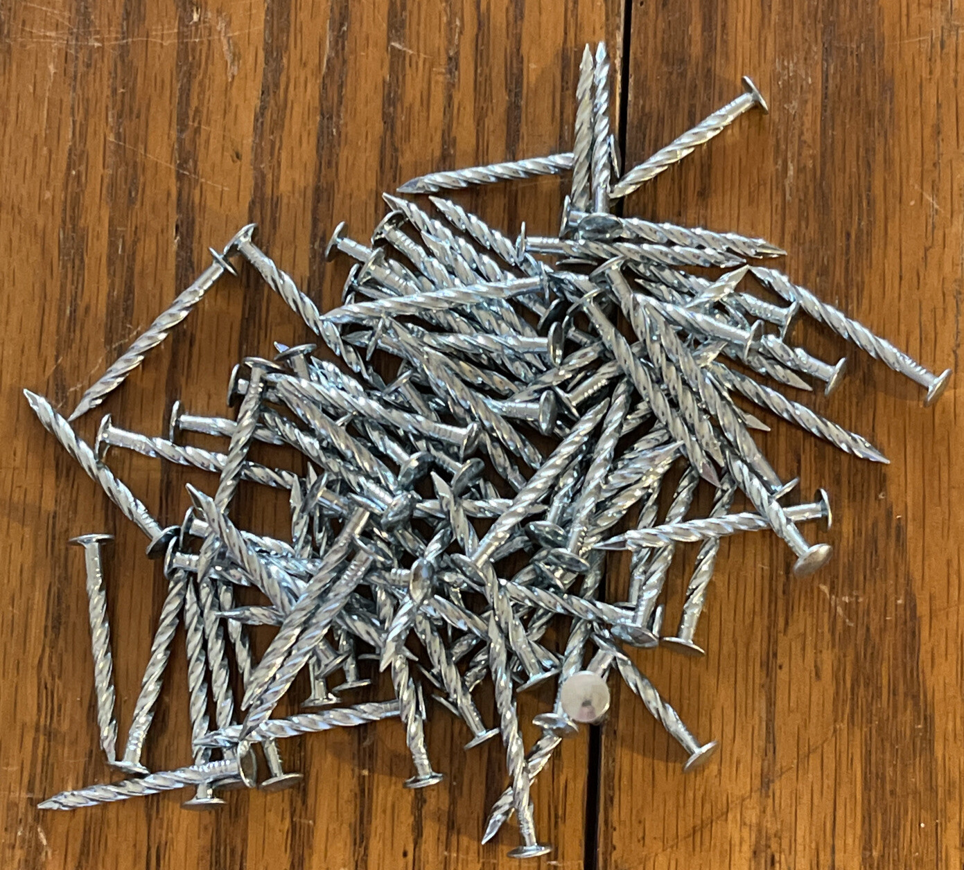 Carpet Bar Nails Screw Drive Aluminum Floor Trim 1/4” Head 13 Ga. 1-1/4” Long