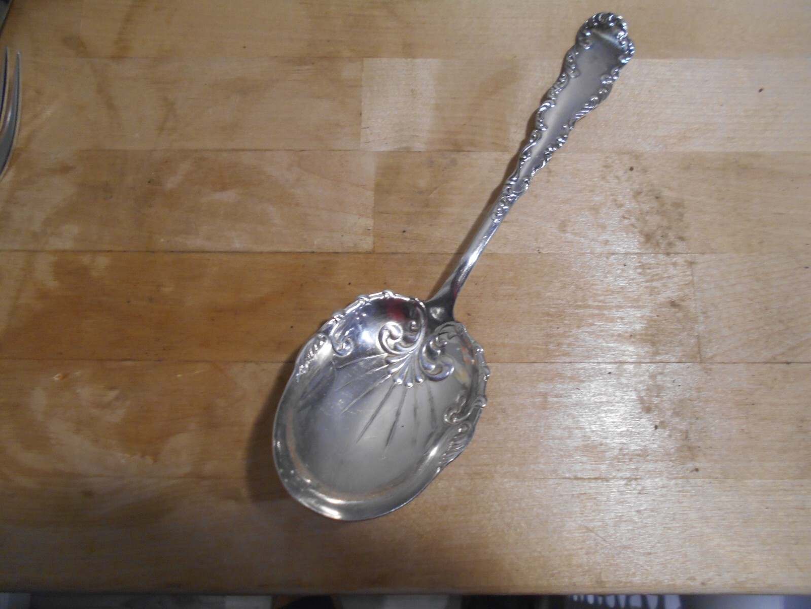 1847 Rogers looks like BERKSHIRE Pattern Berry / Casserole Serving Spoon 7028