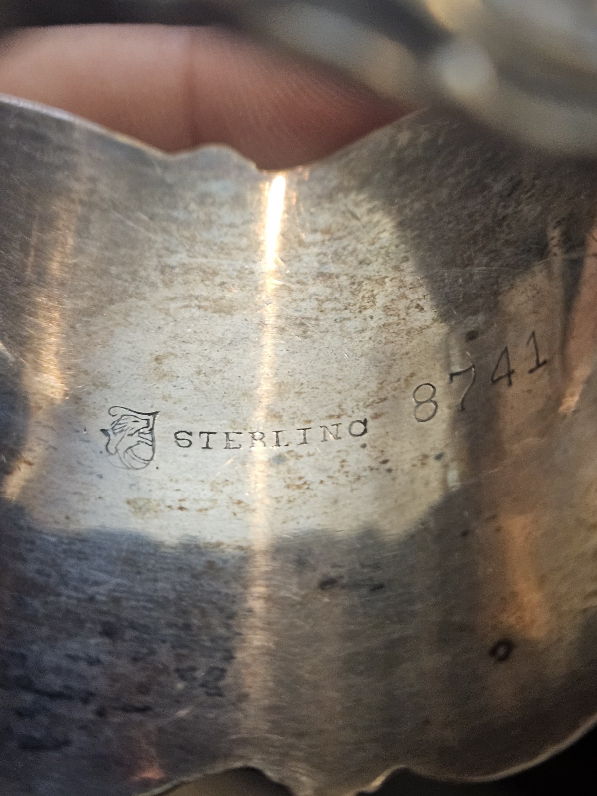Towle Scroll Border Napkin Ring 8741 Sterling Silver Monogram 40 grams 1.5″ long