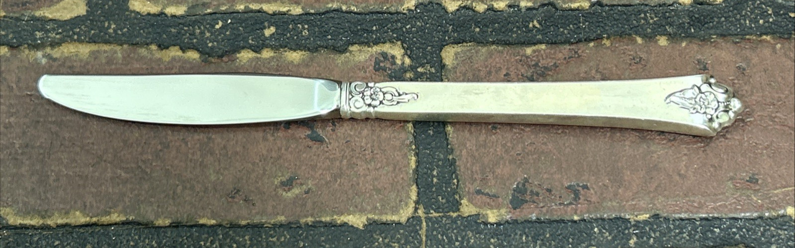 Sterling Silver Flatware – Royal Crest Castle Rose Grille Knife