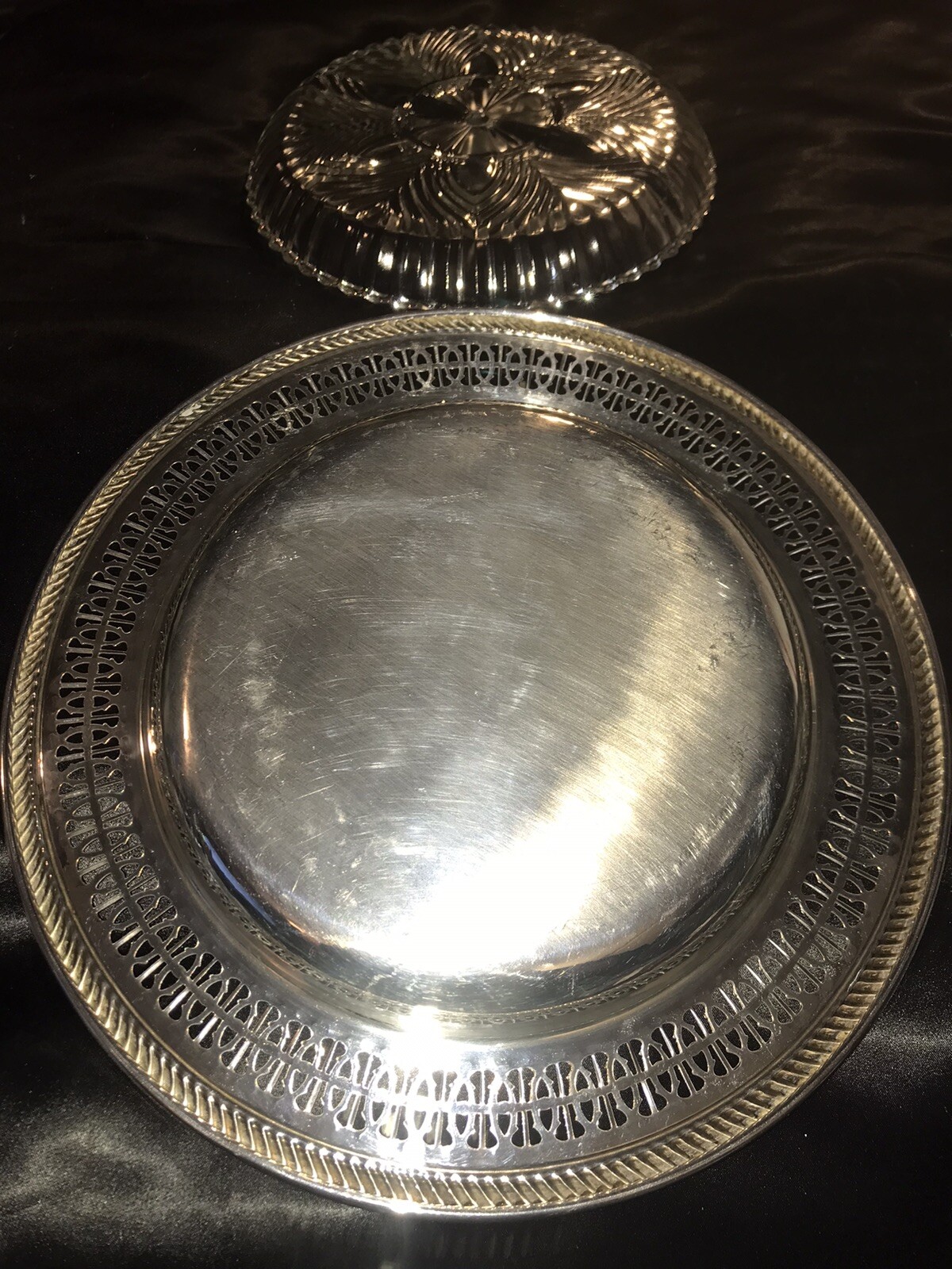 Wm Rogers #811 Eagle Star Round Silverplated Tray w Glass 3 Part Relish Insert