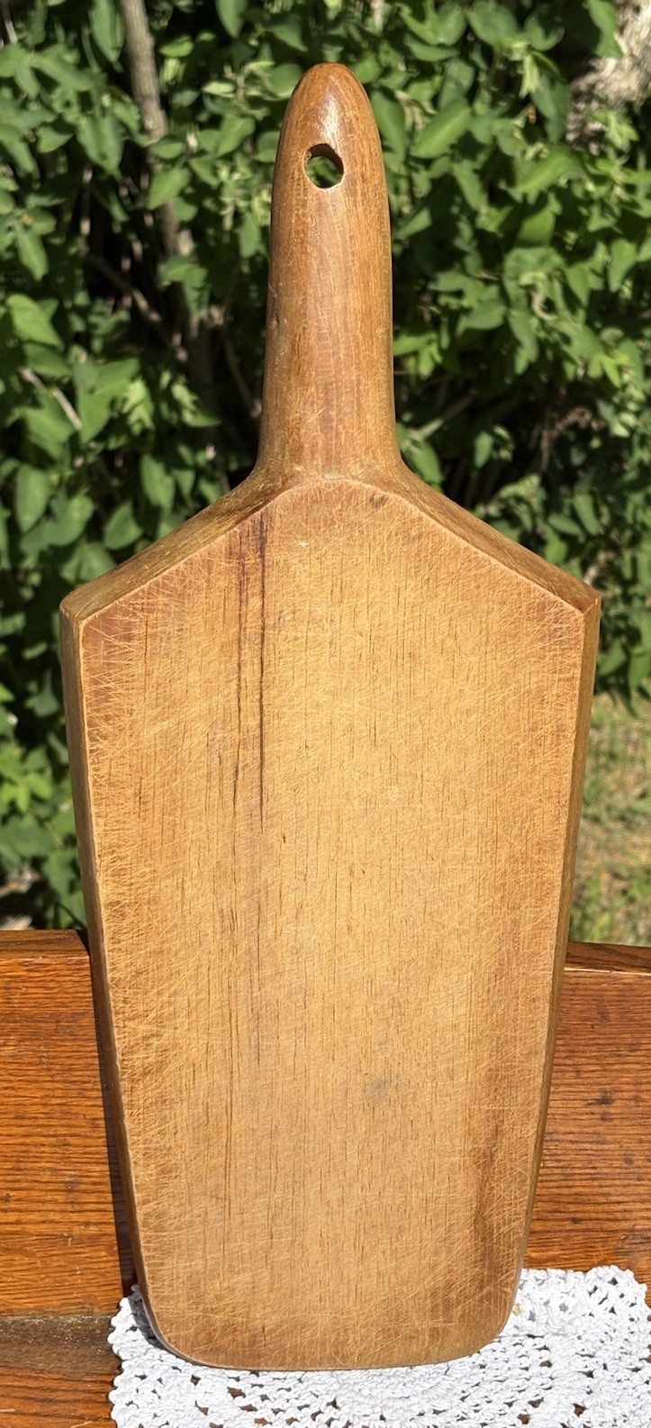 Primitive Wooden Bread Board Maple Chopping Block Tombstone Handled Cutting 1940
