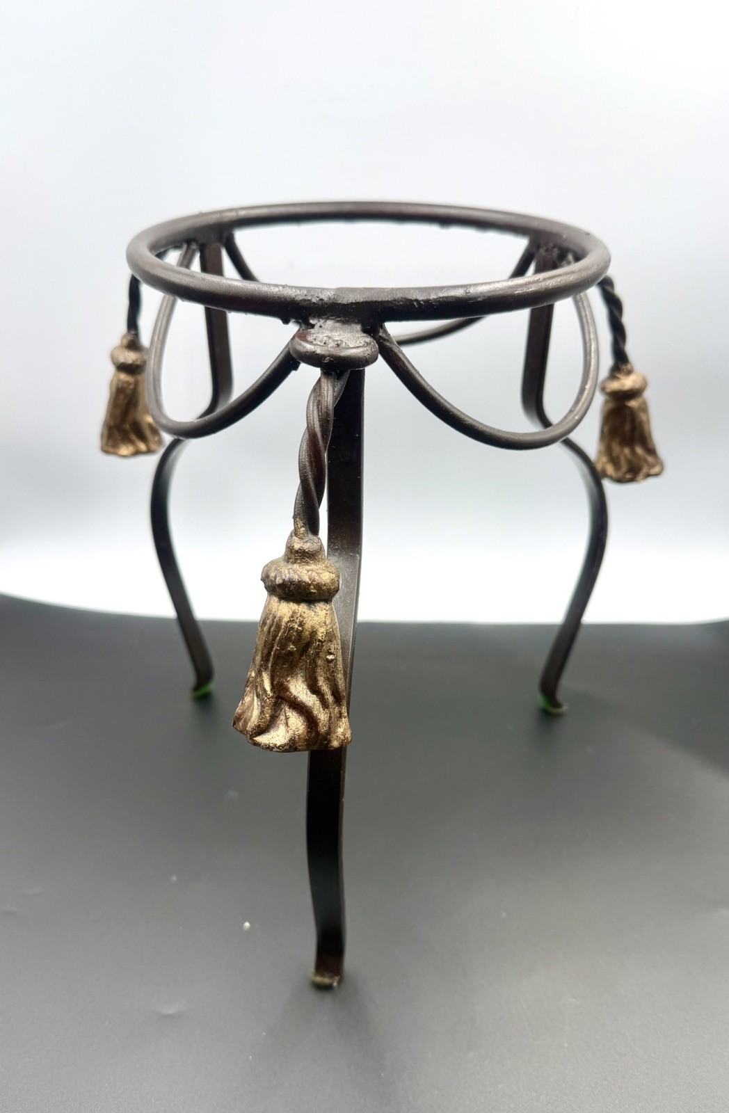 Vintage Italian Hollywood Regency Style 3 Gold Tassel Iron Rope Tassel Stand