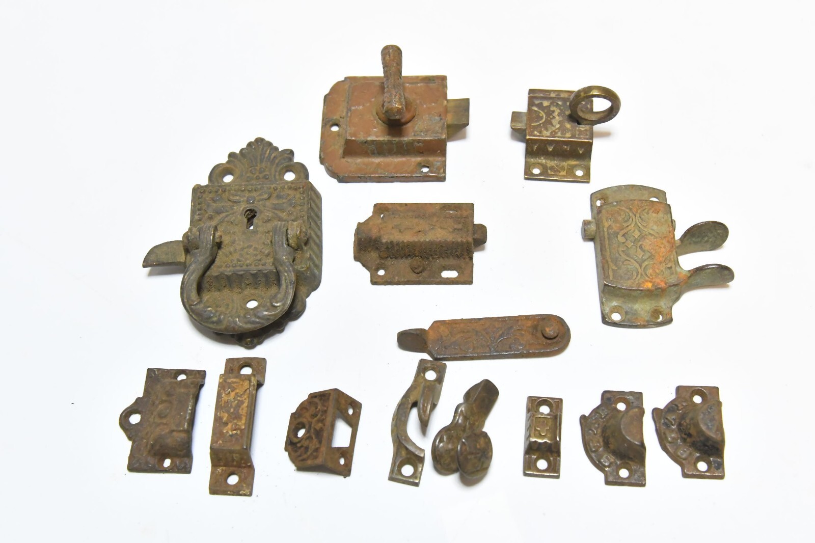 VINTAGE LOT OF 14 EASTLAKE STYLE DOOR LATCHES, RECEIVERS AND OTHER MISC PARTS