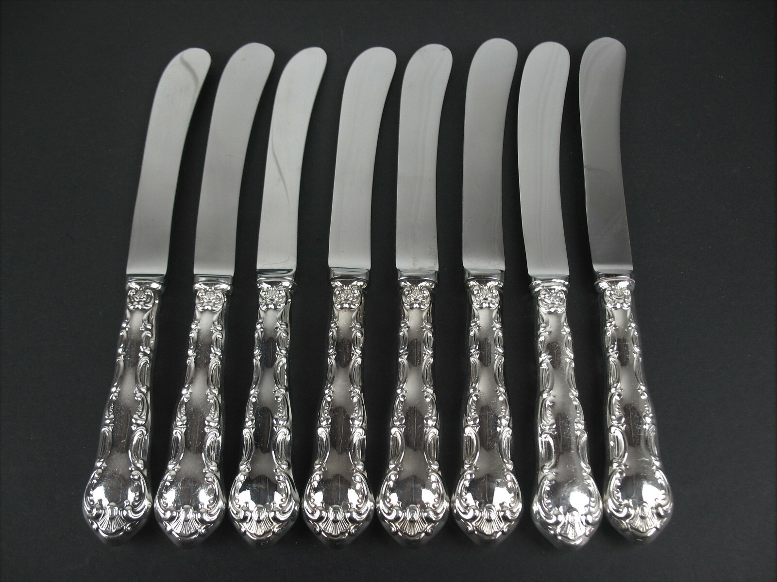 Set x 8 Butter Knives Birks Regency Plate Louis de France vintage silverplate