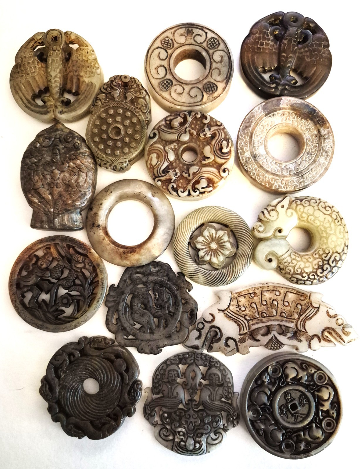 Collection of Sixteen Carved Jade Pendant, Amulets