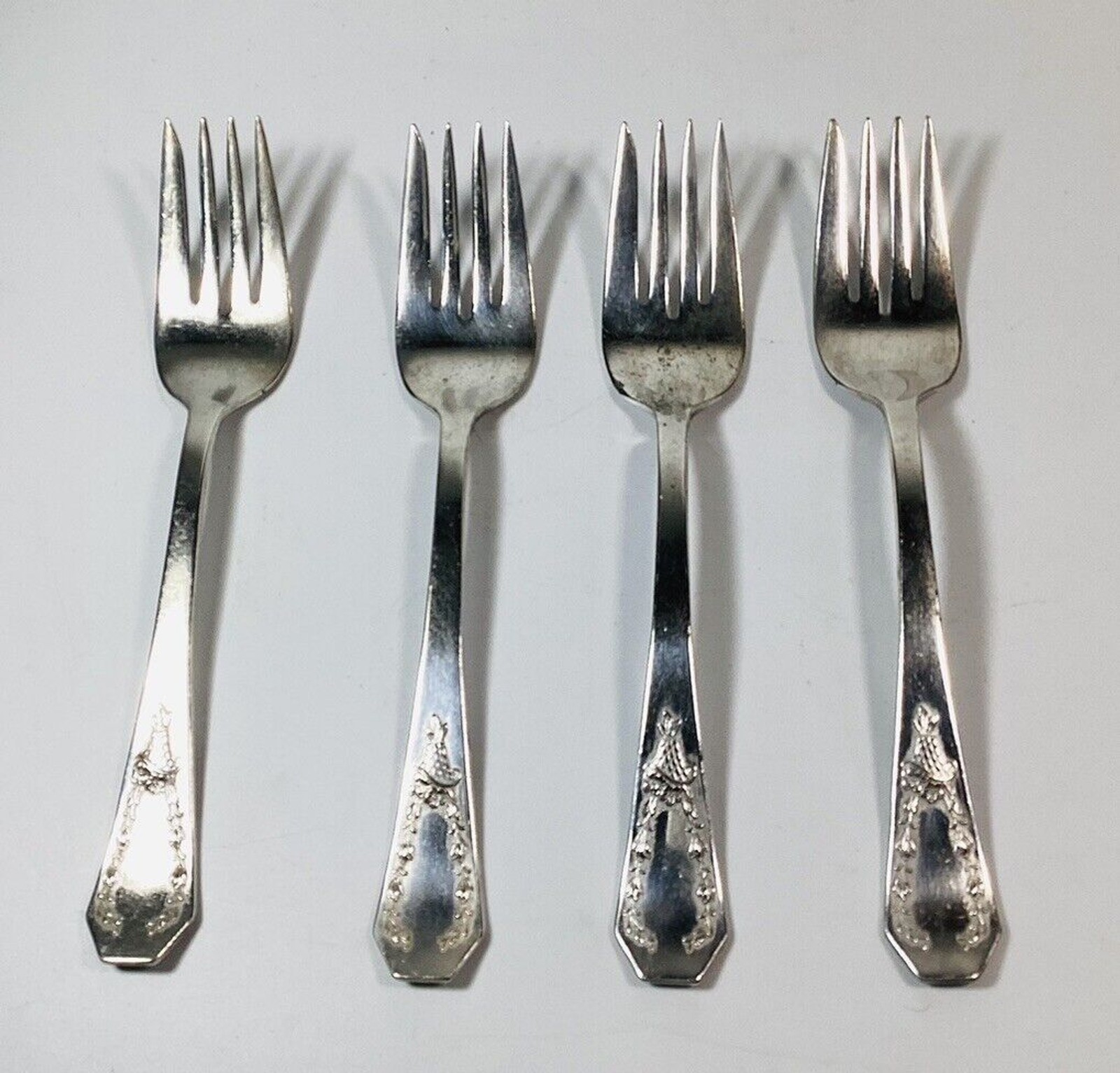 Old Company Plate Plus Flower Basket Pattern Silverplate Set Of 4 6in Forks Vtg