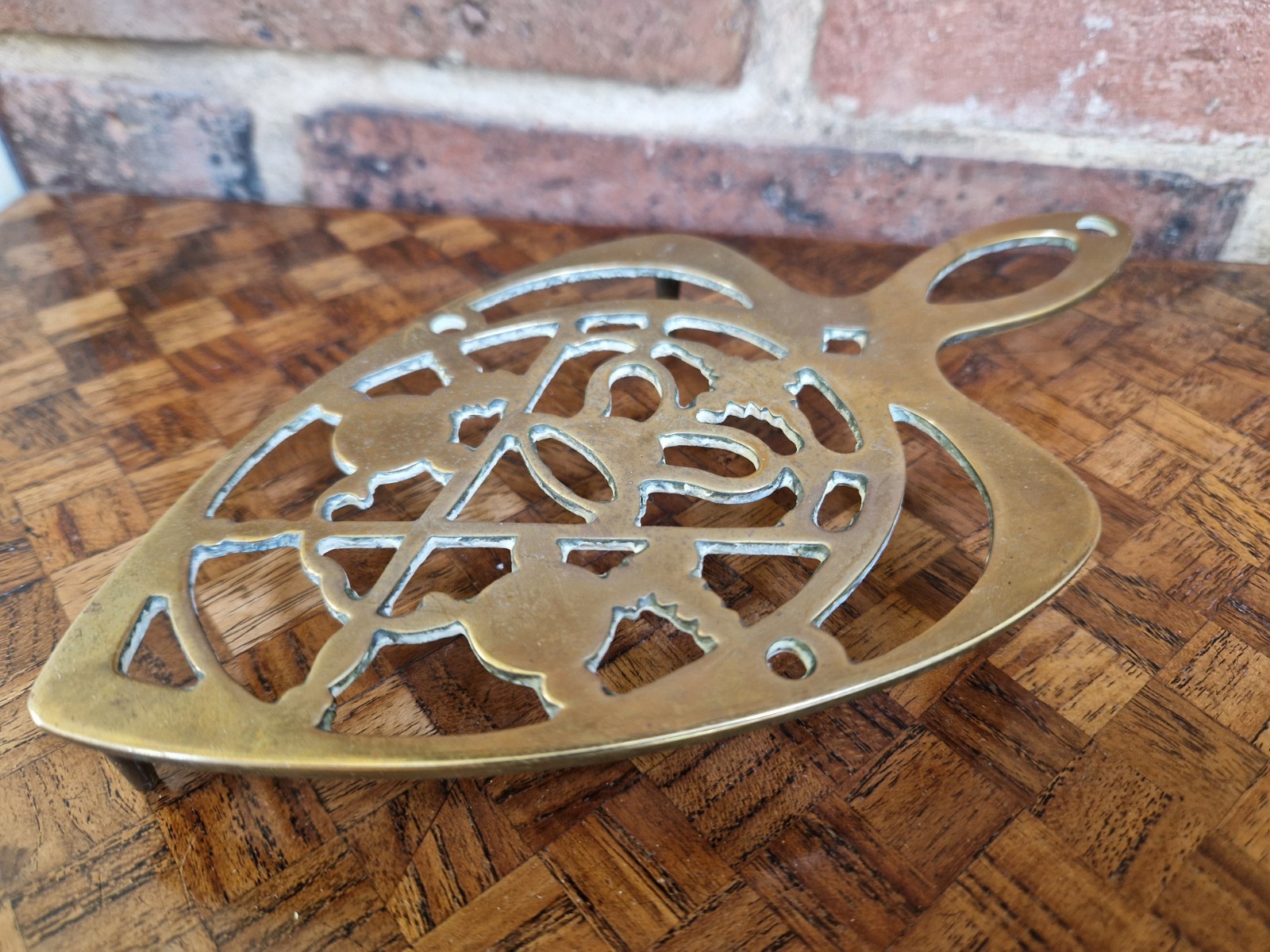 Antique Victorian – Fretted Brass Hot Iron Trivet With Royal Crown Design – VG