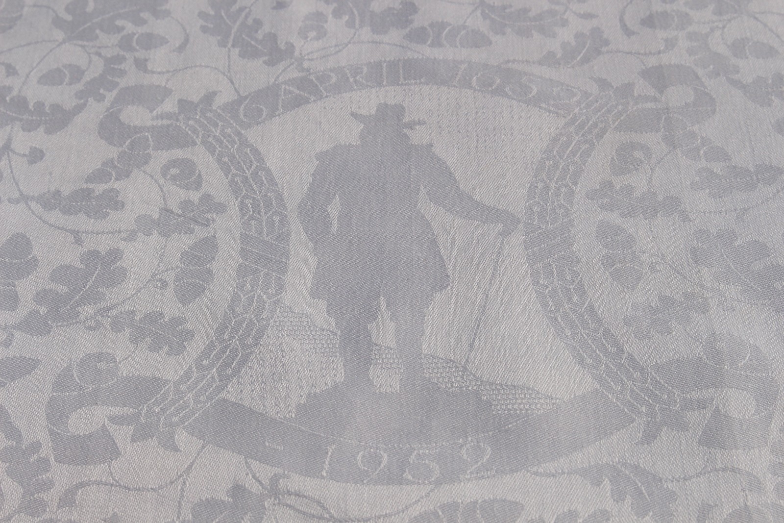 Table cloth & 5 napkins South Africa VOC Cape Town Jan van Riebeek 1652 damask