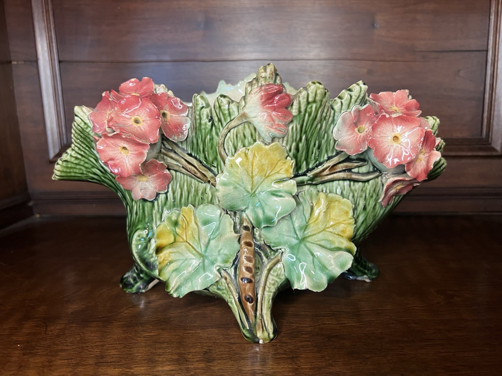 Stunning 1880’s Oanning Majolica Jardiniere “Geraniums” 11 1/2” X 6 1/2”