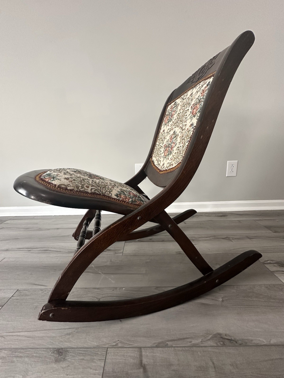 Early 1900’s Antique Victorian Style Foldable Rocking Chair