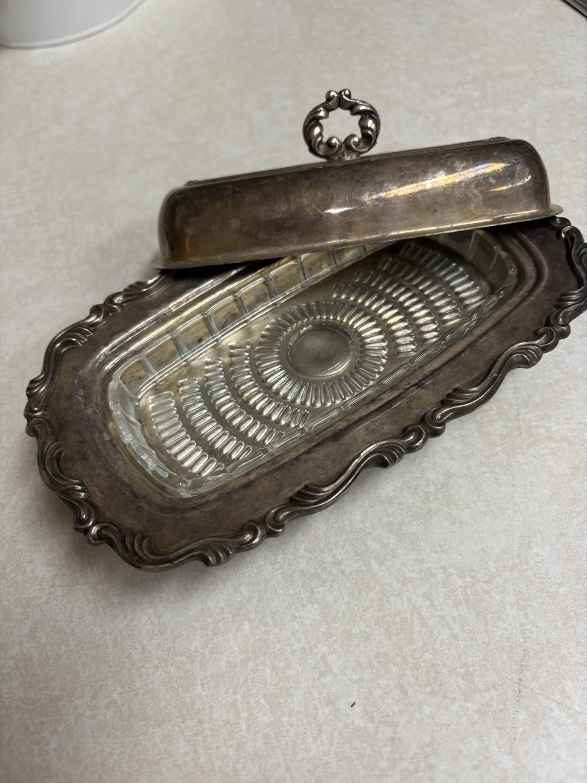 Wm A Rogers Silver Plated Footed Butter Dish W/ Glass Insert