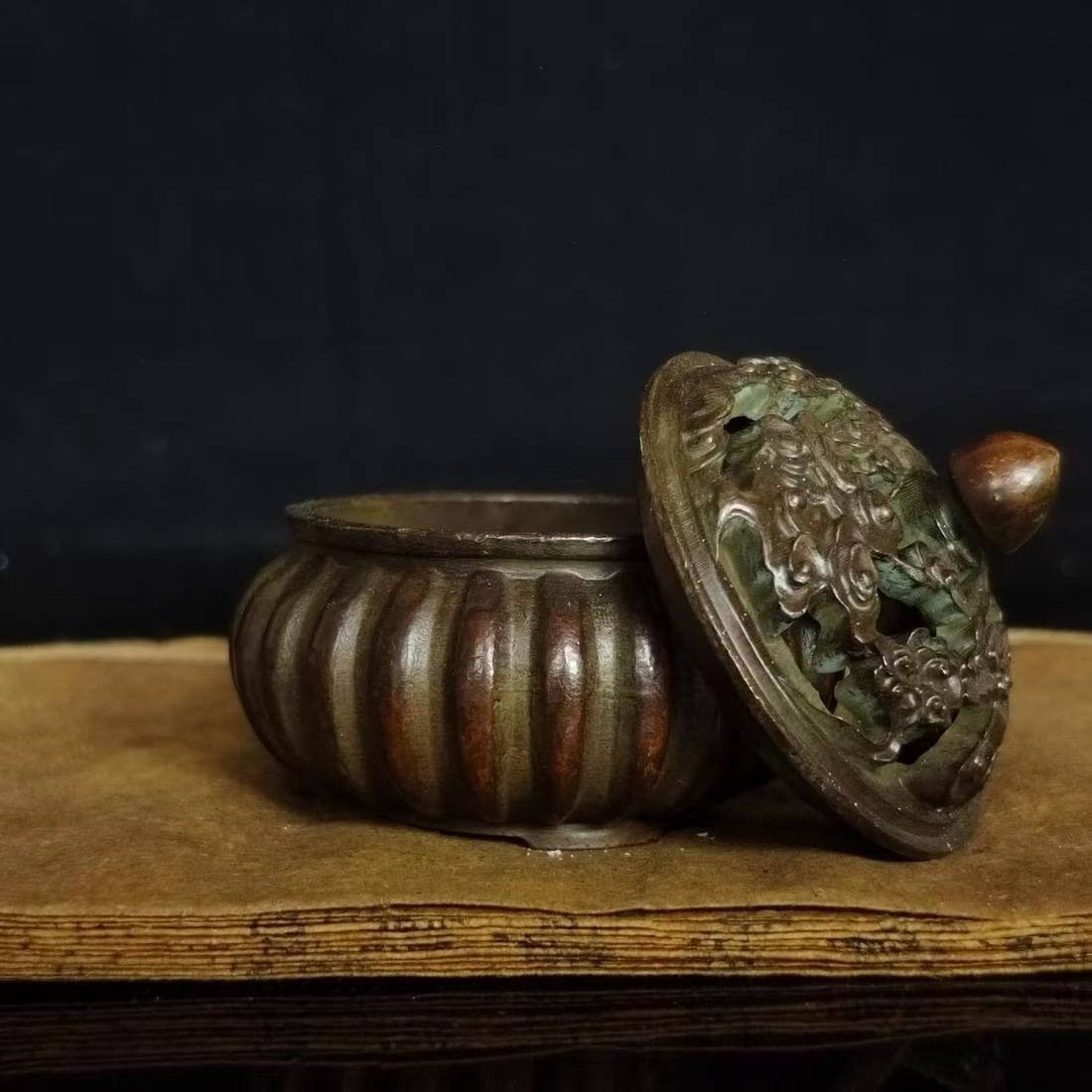 Vintage copper creative cloud patterned pumpkin incense burner ornament