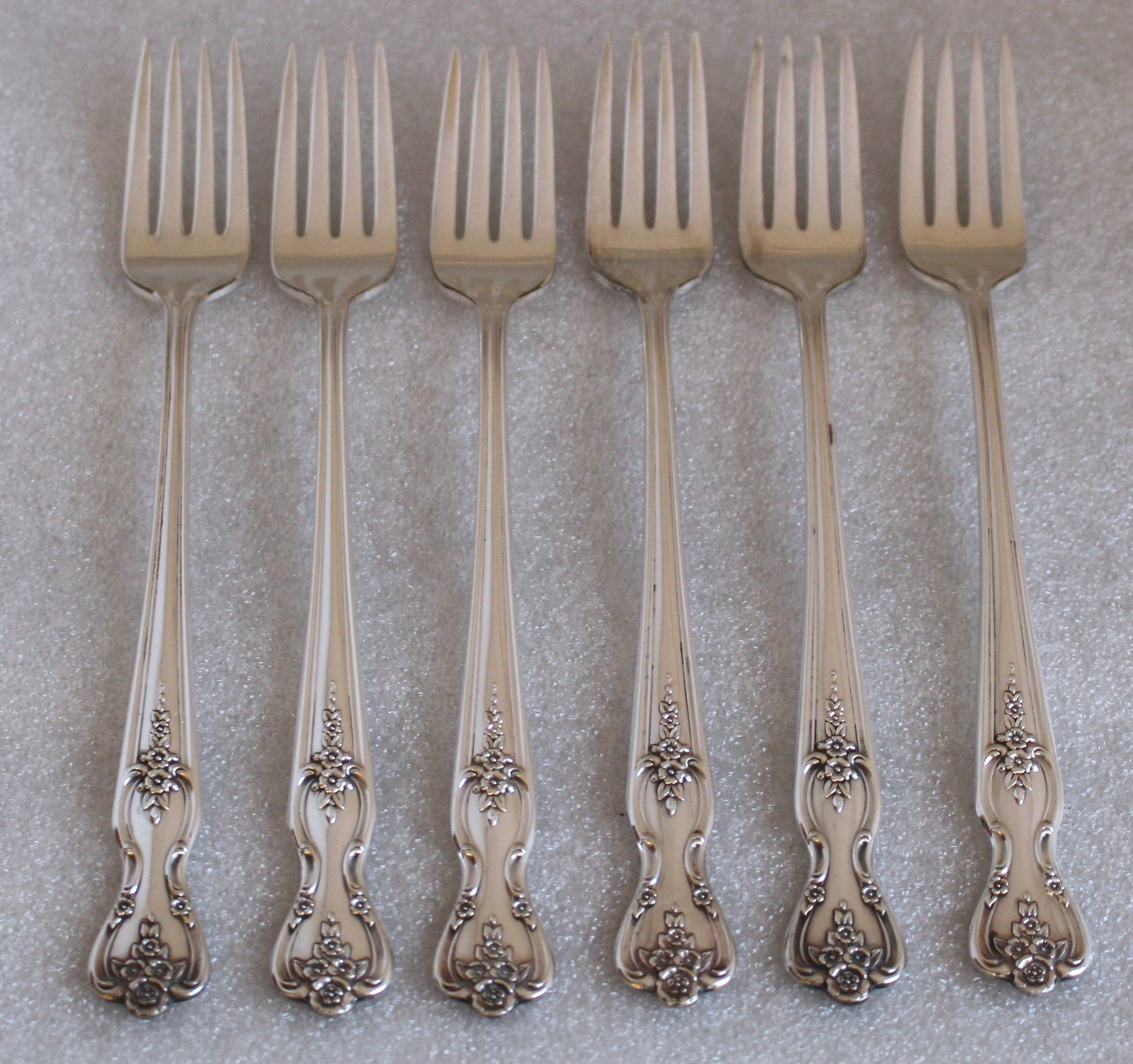 International Silver Wm Rogers Silver Plate Magnolia Inspiration 6 Grille Forks