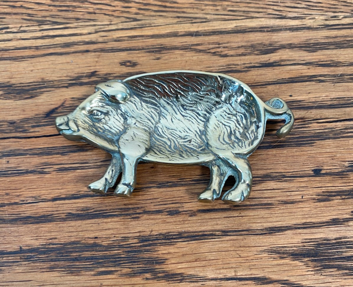 ANTIQUE ENGLISH WELL MODELLED BRASS PIG HOG BOAR FORM PIN DISH