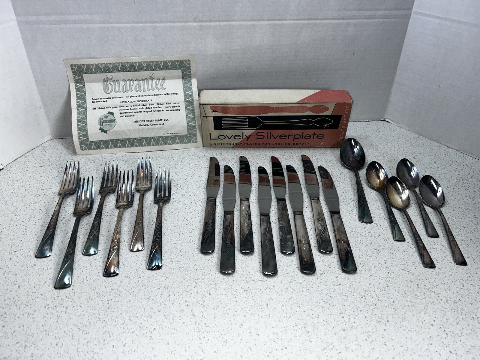 Meriden International Silverplate – REVELATION 19pcs 5-3pc Pl Set Fork spn Knf