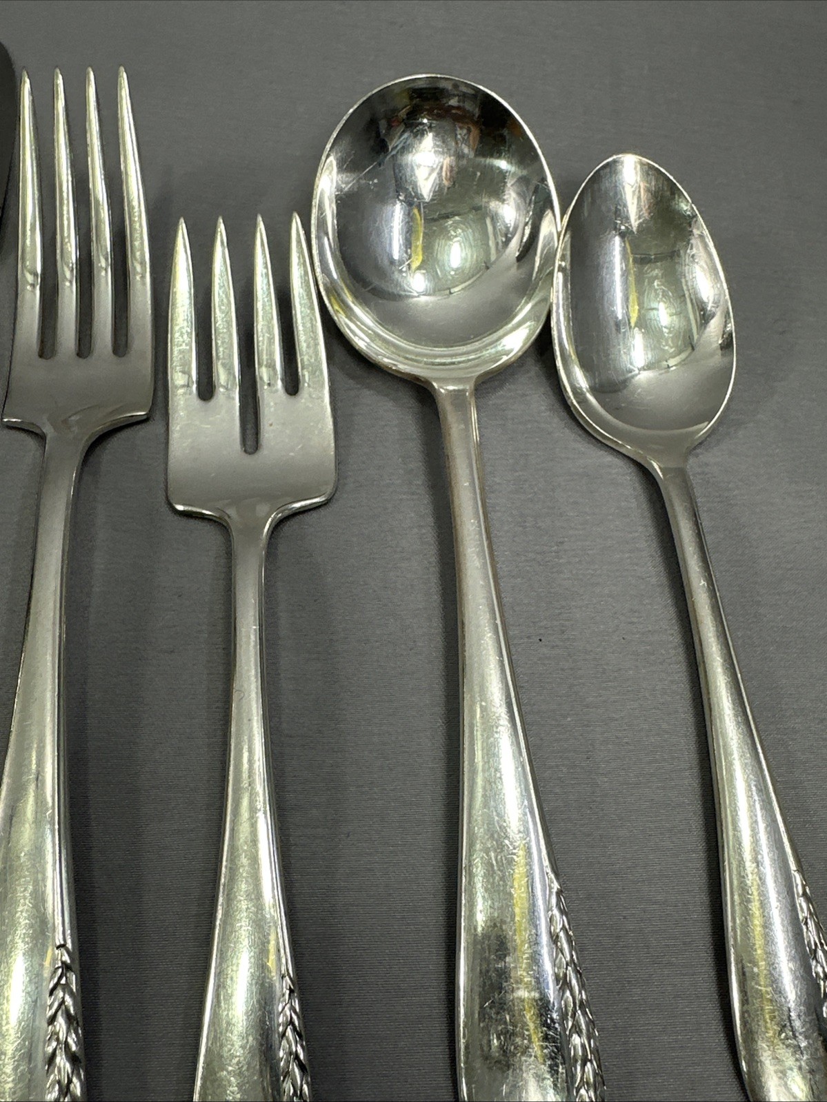 61 Piece WALLACE Silverware Stainless Ultra Braided Wheat Design In Wood Case