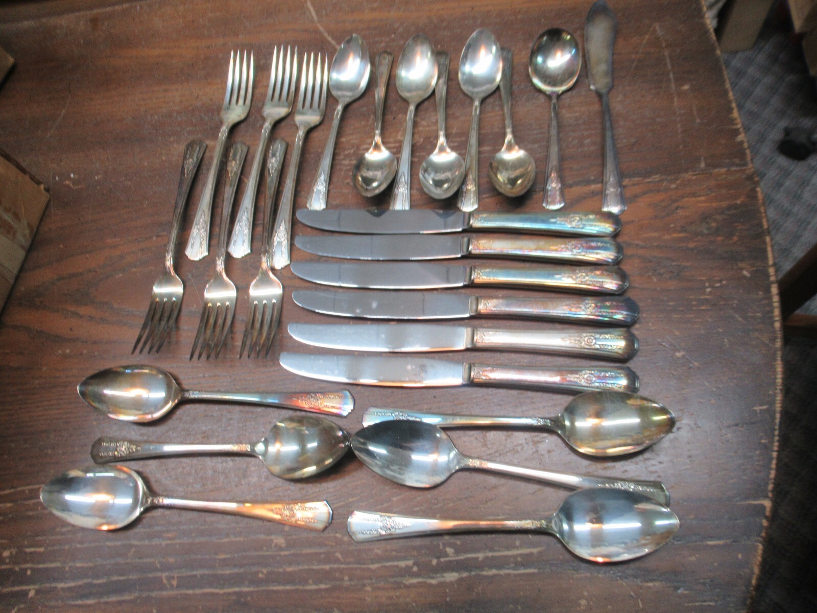 1940 GENESSEE SILVER PLATE Flatware 27 pieces PADDERN SENATE