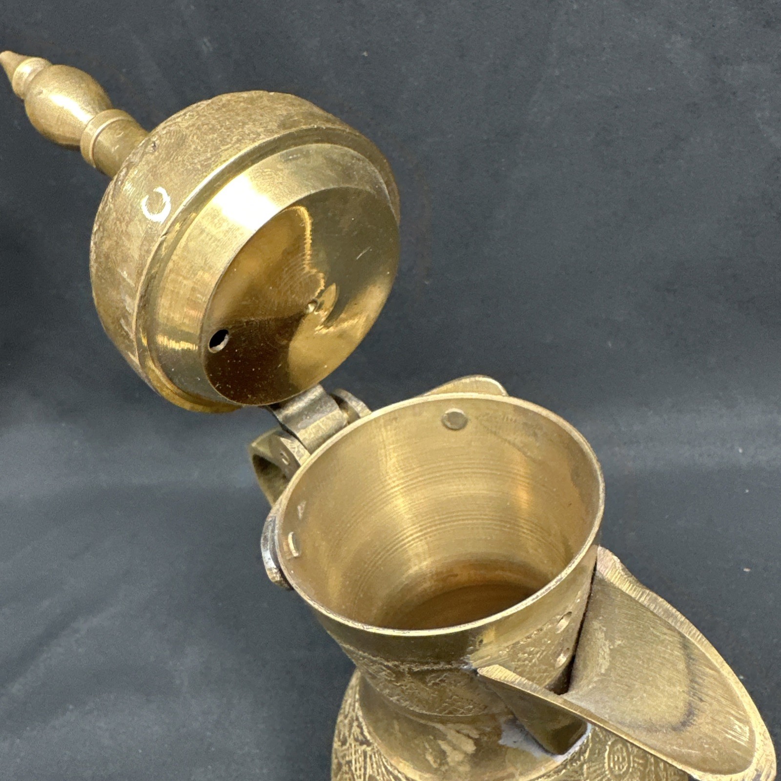 Brass Dallah Middle Eastern Coffee/Tea Pot Approx 9″ Floral Goldtone Etched