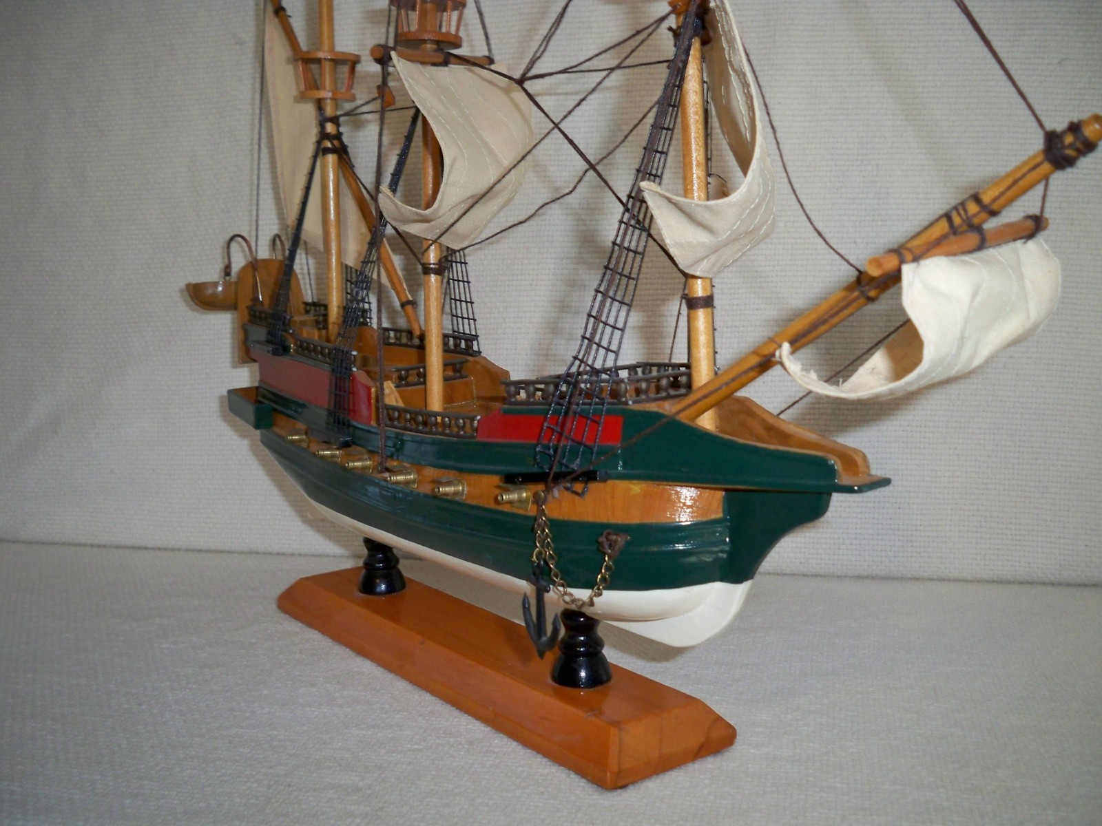 wood sailing ship model GOLDEN HIND 1578