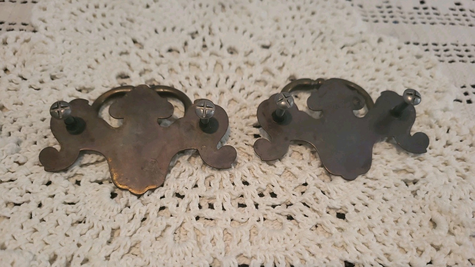Vtg Brass Hardware Colonial Chippendale drawer Nail Pull handle Lot Of 8 Read
