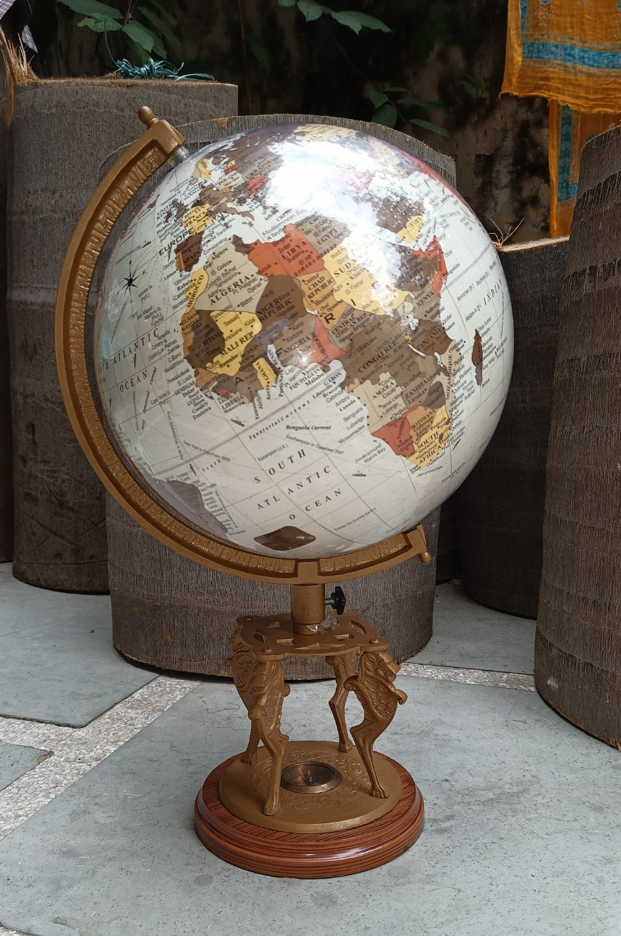 Worlg Globe 12 inch White Ocean On Lion Base Compass Fitted Home & Office Decor