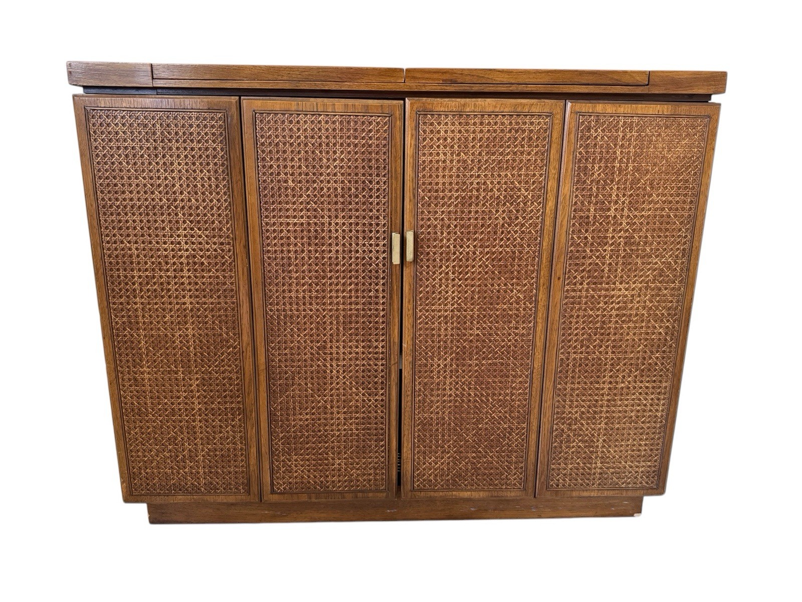 Drexel Heritage Buffet/Bar Cabinet – Consensus Collection 1970’s